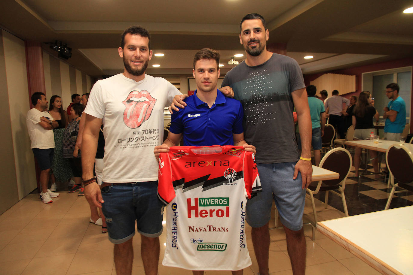 Fotos: Presentación de Rodrigo Pérez Arce en Nava de la Asunción