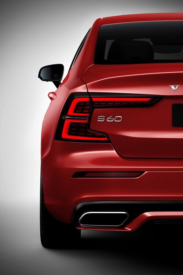 El nuevo S60 es pionero en el marco de un compromiso de la marca por la sostenibilidad medioambiental. No se venderá con motores diésel.