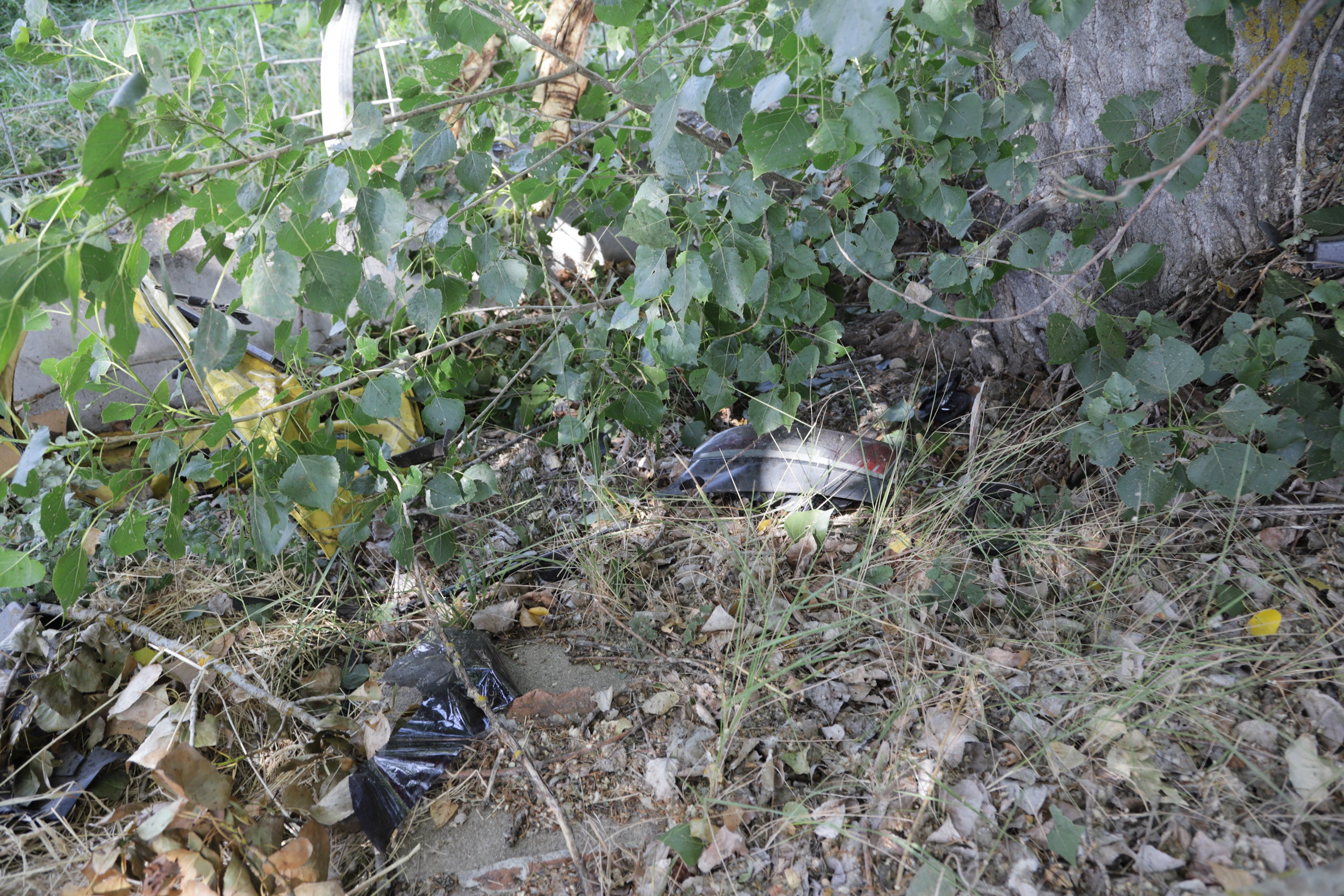 Cuatro jóvenes de Alba de Tormes han muerto este domingo en un accidente de tráfico registrado poco antes de las 7.30 horas, en la carretera DSA-130, a las afueras de la localidad salmantina de Galisancho. Además, otros dos, de la misma población, que resultaron heridos de gravedad, continúan ingresados en el Complejo Asistencial de la capital salmantina.