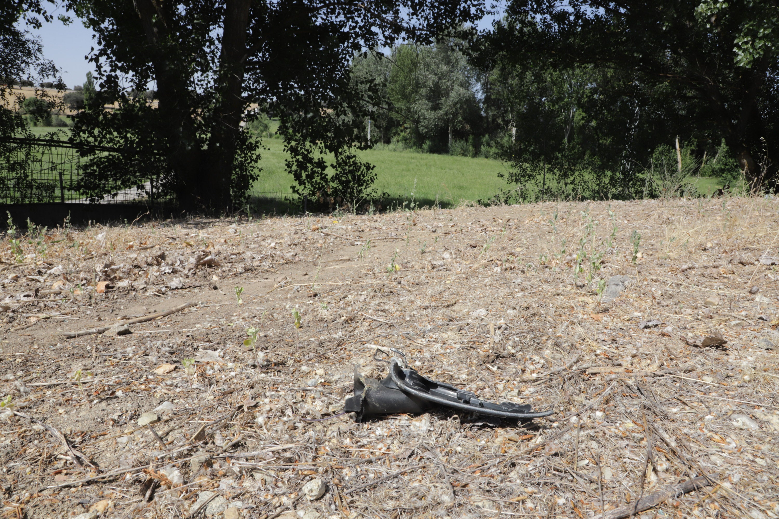 Cuatro jóvenes de Alba de Tormes han muerto este domingo en un accidente de tráfico registrado poco antes de las 7.30 horas, en la carretera DSA-130, a las afueras de la localidad salmantina de Galisancho. Además, otros dos, de la misma población, que resultaron heridos de gravedad, continúan ingresados en el Complejo Asistencial de la capital salmantina.