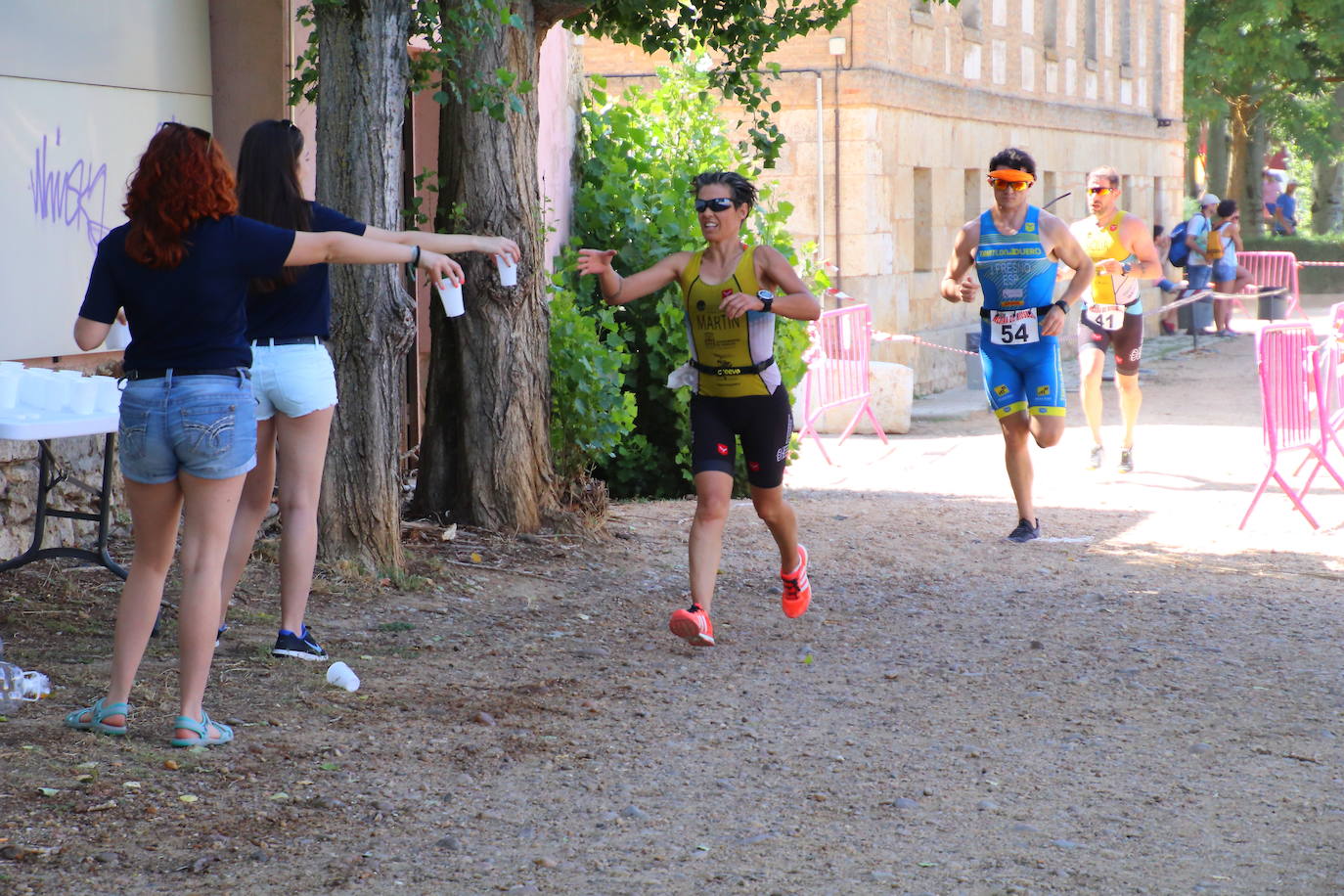 Los recorridos de natación, ciclismo y carrera a pie han discurrido exclusivamente por los caminos de sirga y las aguas de esta infraestructura simbólica de Tierra de Campos