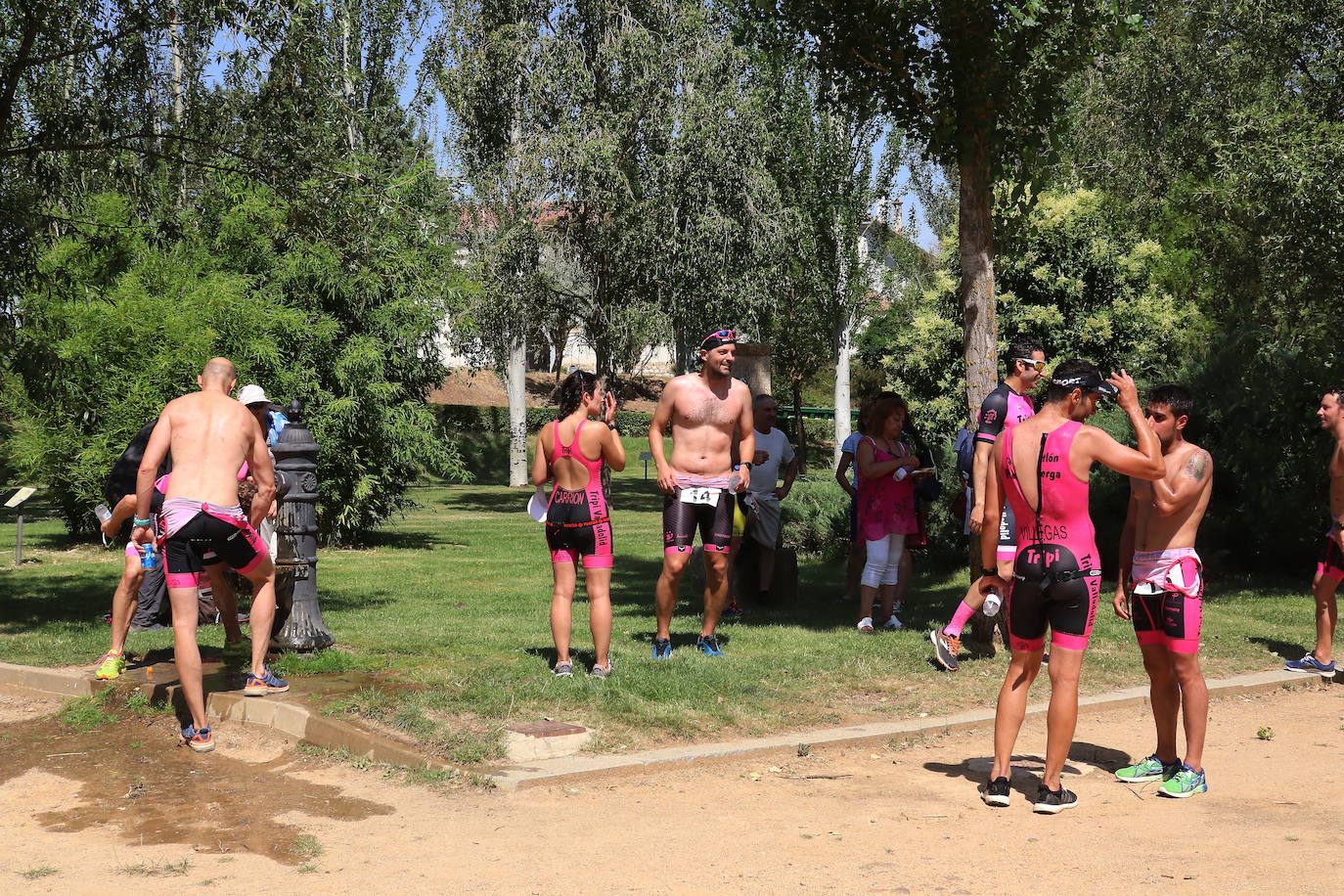 Los recorridos de natación, ciclismo y carrera a pie han discurrido exclusivamente por los caminos de sirga y las aguas de esta infraestructura simbólica de Tierra de Campos