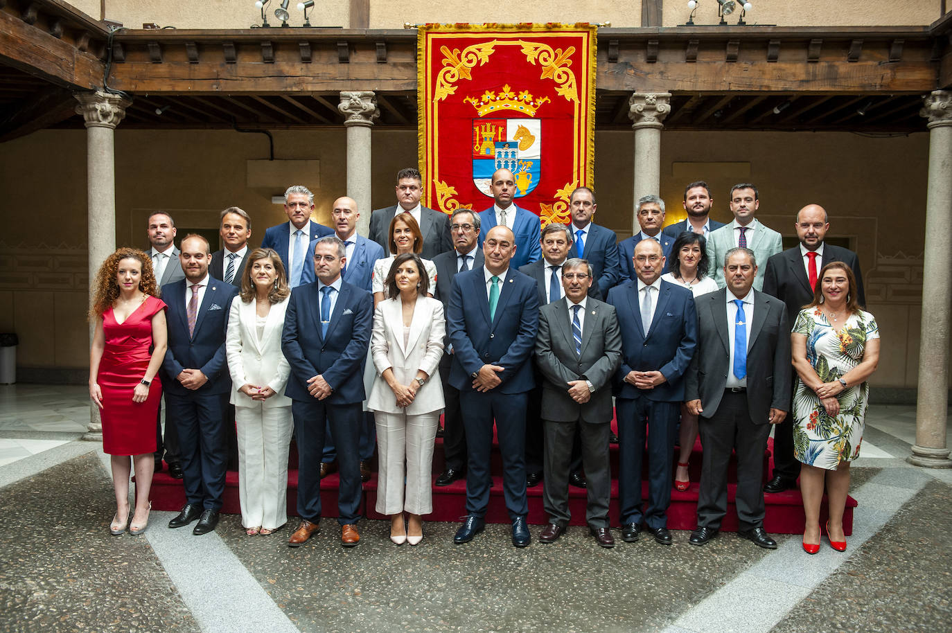 Fotos: Pleno de constitución de la Diputación