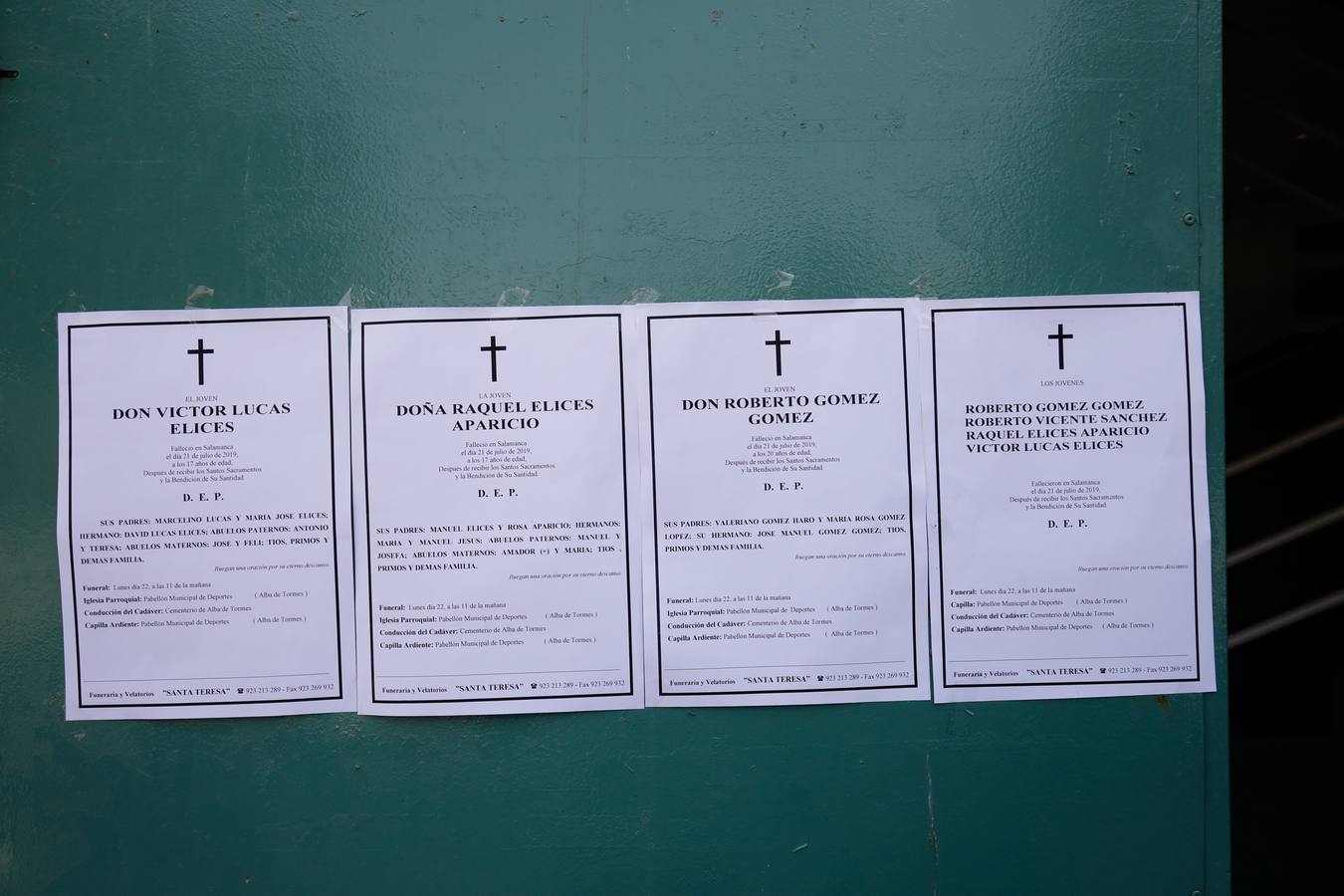 Los jóvenes regresaban de las fiestas del municipio de Santa Inés, dentro de la pedanía de Galisancho | El pabellón municipal de deportes del municipio acogió desde primera hora de la tarde del domingo la capilla ardiente con los féretros de las víctimas