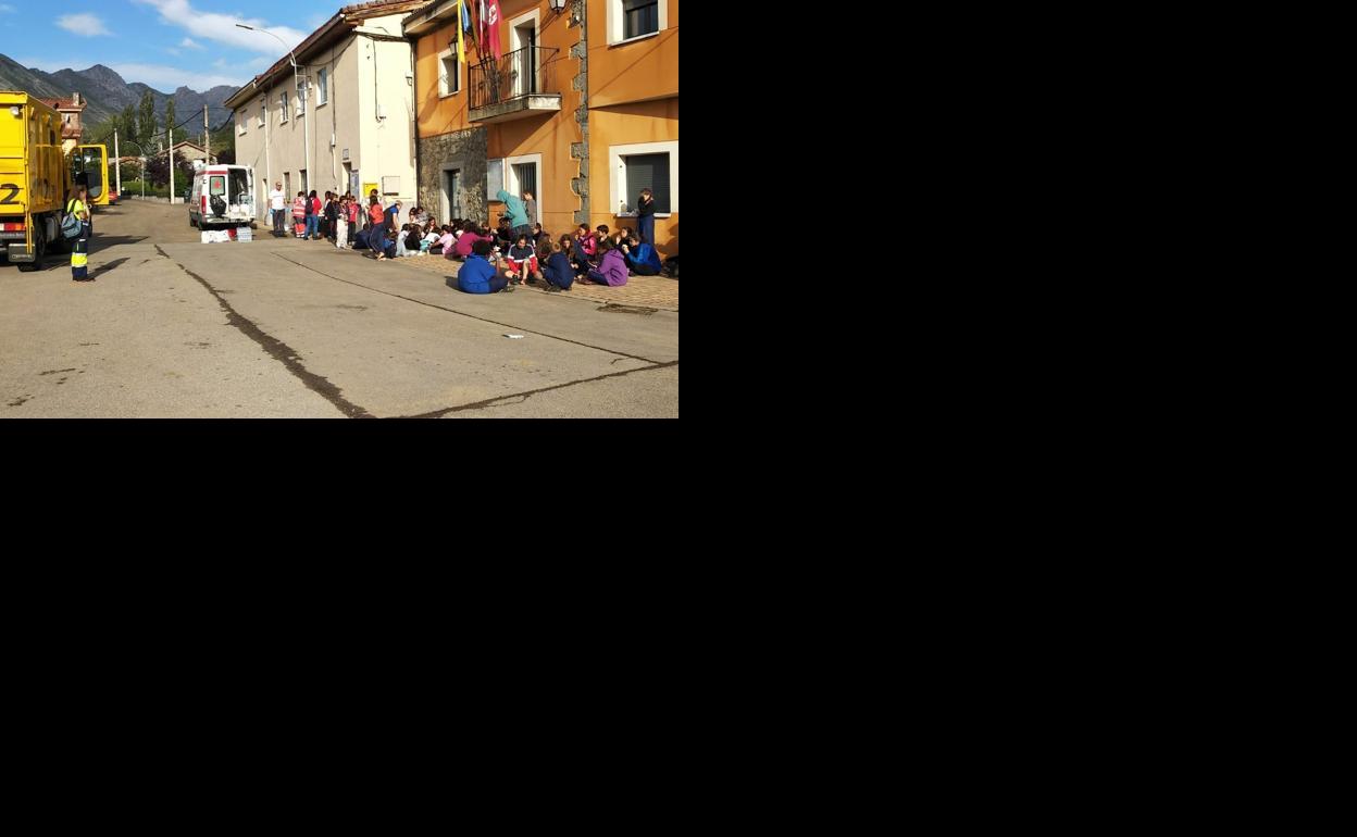Imagen de los jóvenes en la mañana de este martes. 