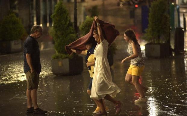 Galería. Las imágenes de la tormenta en Valladolid y en los pubelos de la provincia.