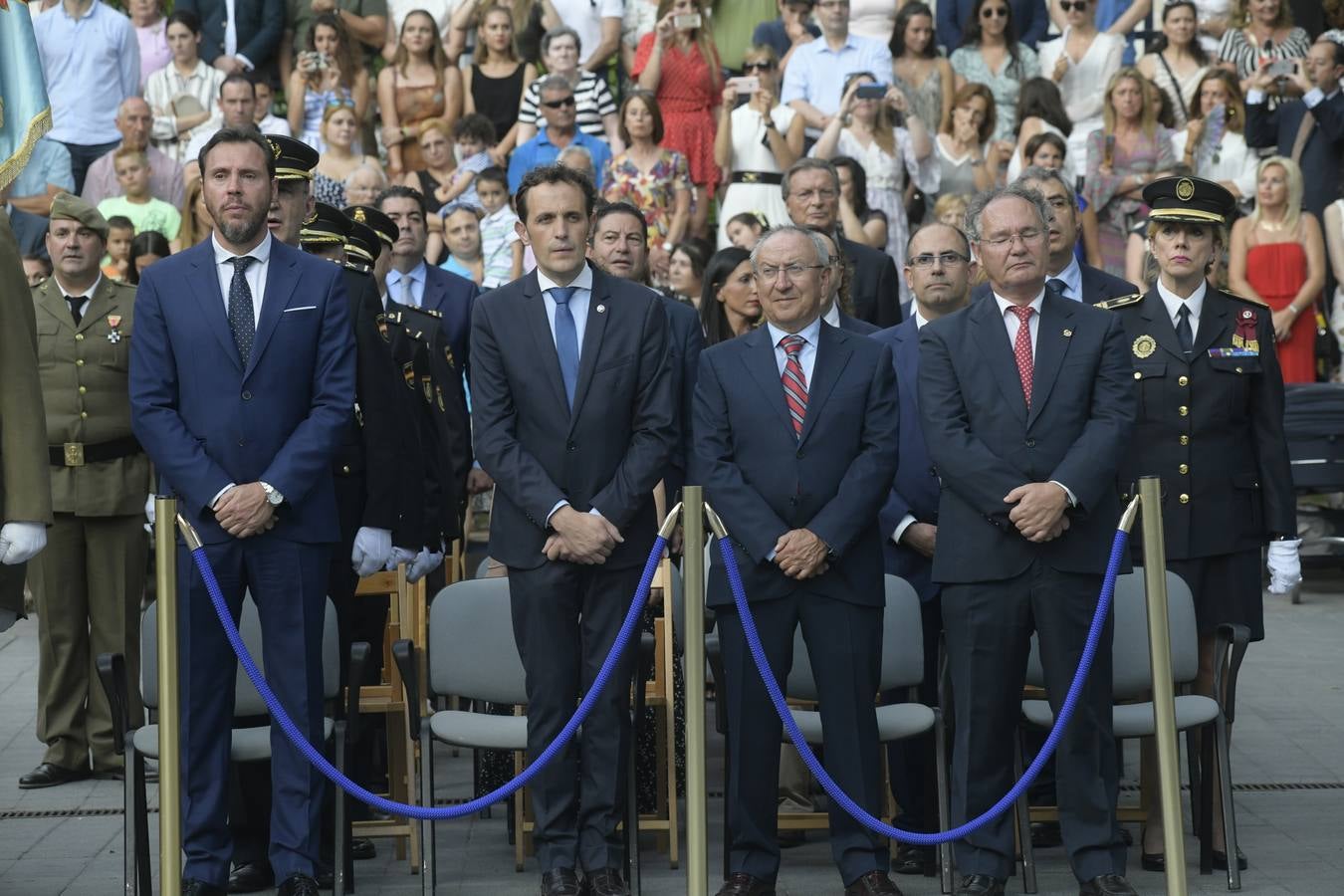 La Guardia Real y militares de Farnesio, Villaviciosa y la Academia salen a la Acera de Recoletos