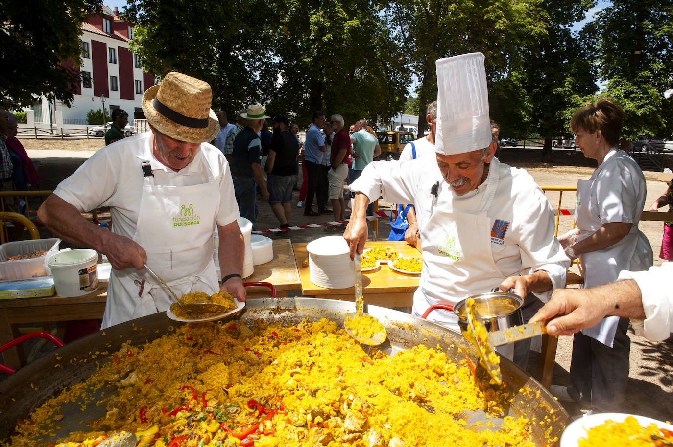 Fotos: Gran paella de Apadefim