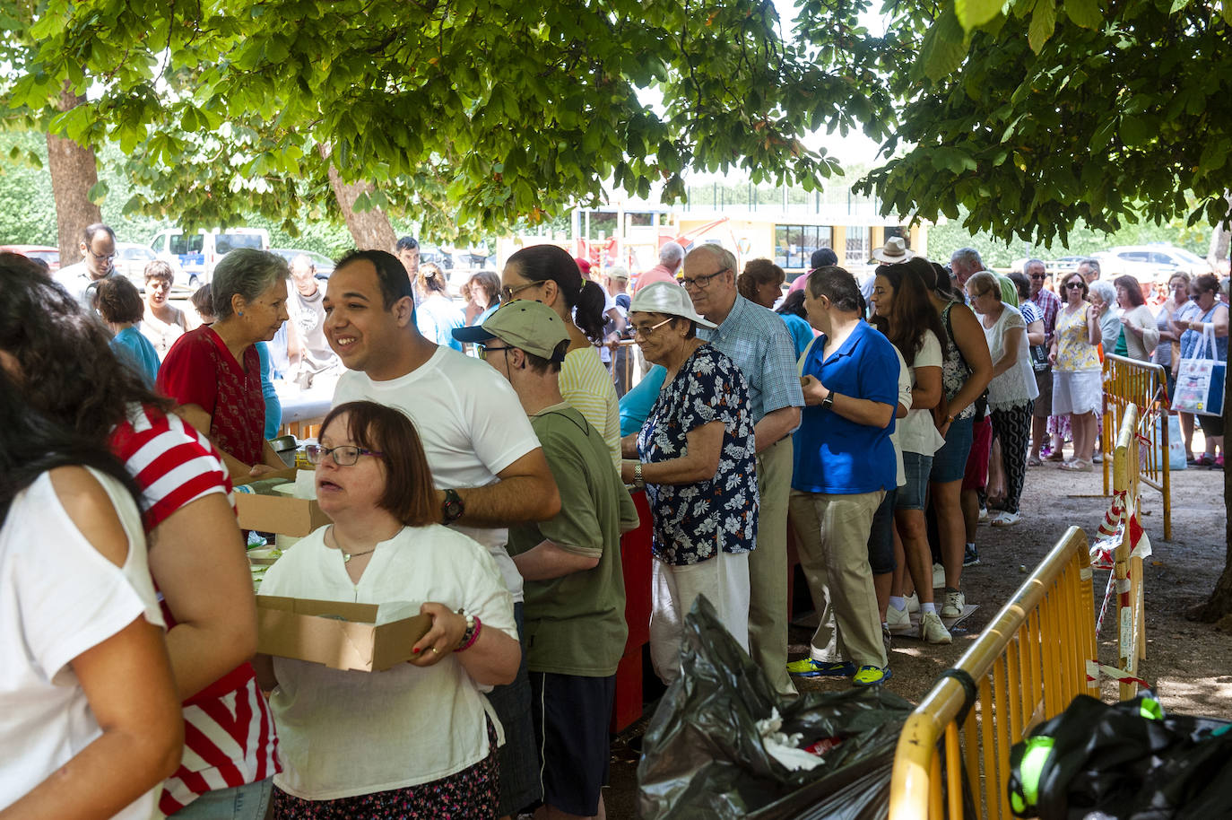 Fotos: Gran paella de Apadefim