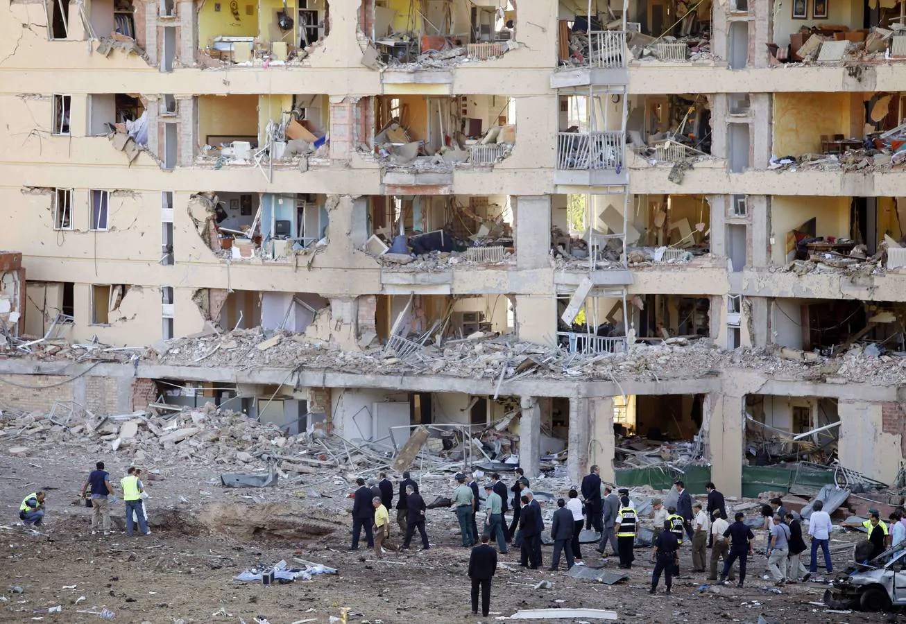 El 29 de julio de 2009, una furgoneta bomba con unos 200 kilos de explosivos colocada por la banda terrorista ETA en las traseras de la casa-cuartel de la Guardia Civil, explotó a las cuatro de la madrugada, provocando heridas, la mayoría leves a 60 personas y cuantiosos daños materiales