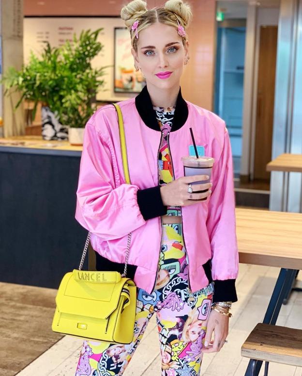 Chiara adaptó los moños a diferentes looks.
