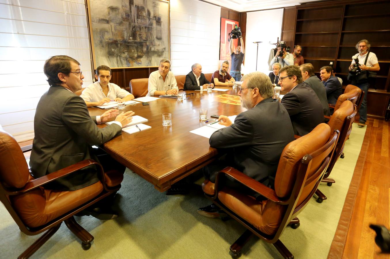 El presidente de la Junta de Castilla y León, Alfonso Fernández Mañueco, preside el Consejo del Diálogo Social.