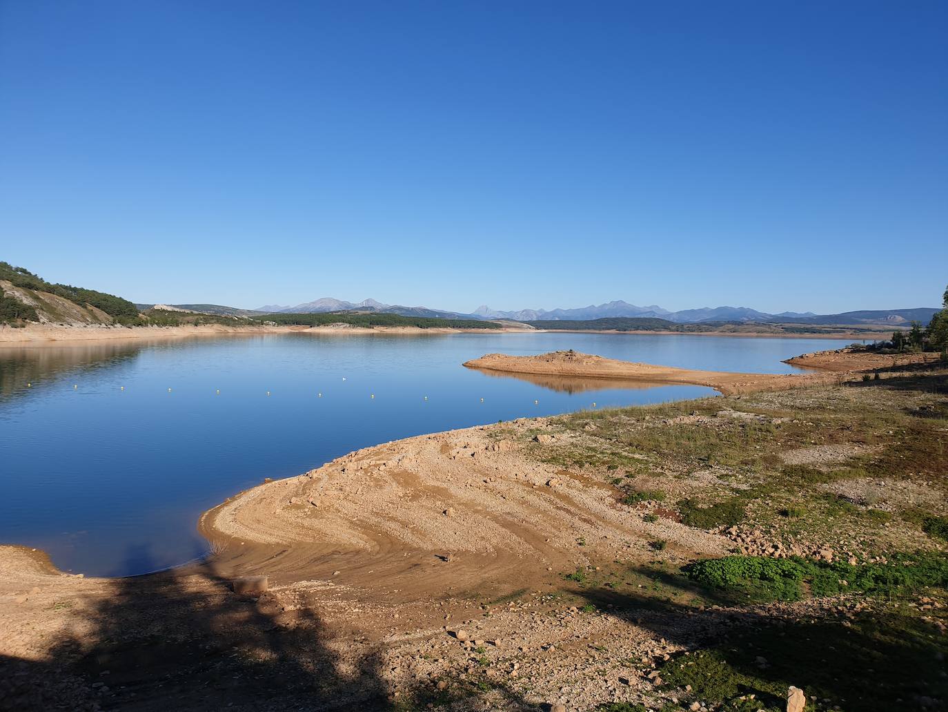 Fotos: La sequía produce estragos en el embalse de Aguilar de Campoo