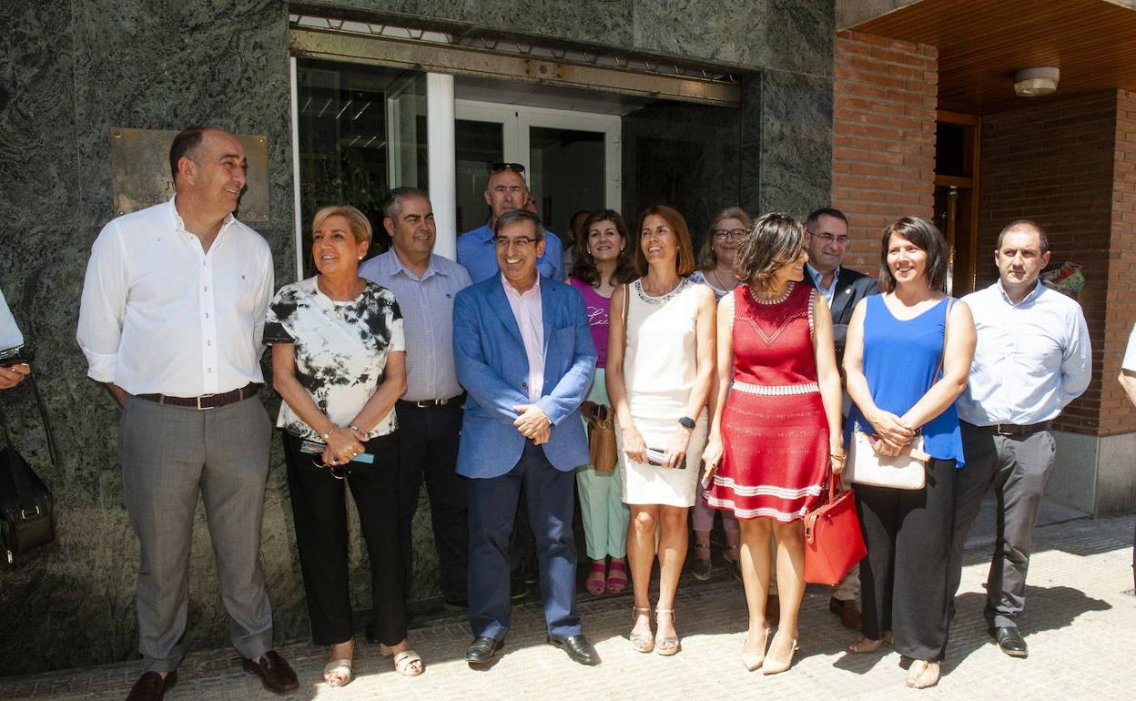 Dirigentes del PP provincial y diputados populares en la presentación de las actas ante el juzgado. 