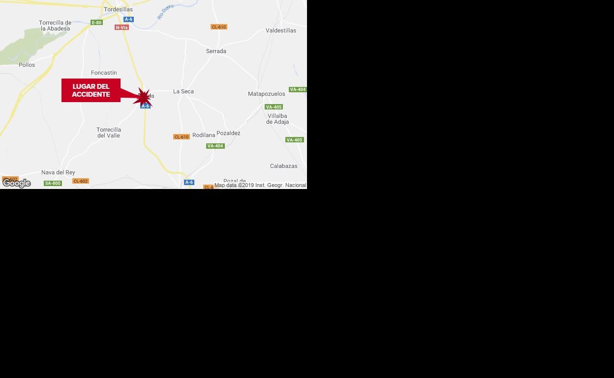 Un herido en la colisión de una furgoneta con un cartel en la A-6 cerca de Rueda