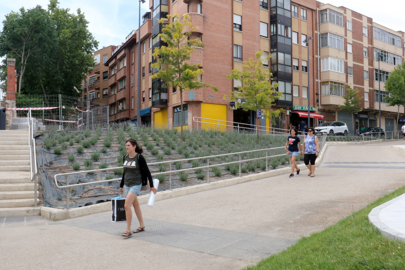 Fotos: Así ha quedado la Plaza Rafel Cano tras su remodelación