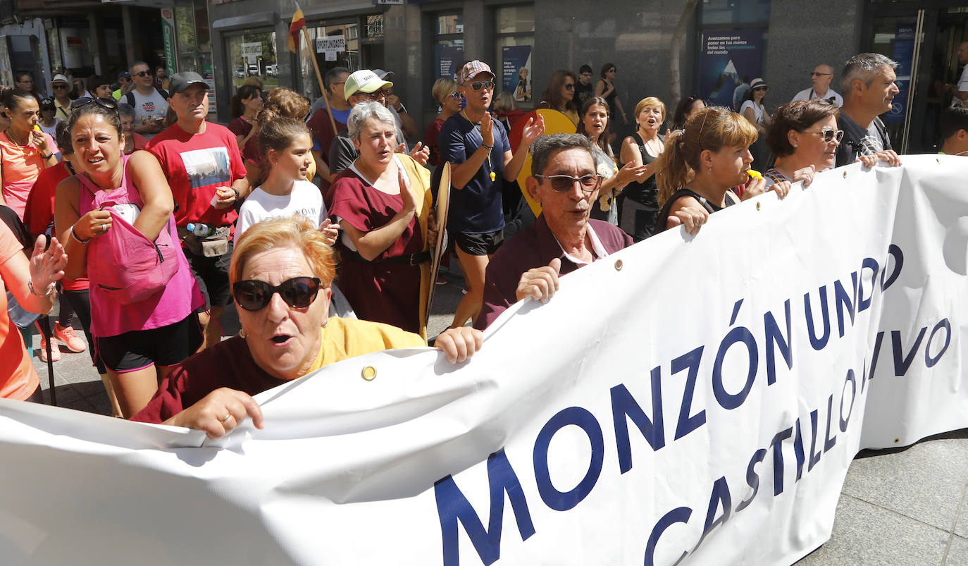 Fotos: Monzón se manifiesta por su castillo