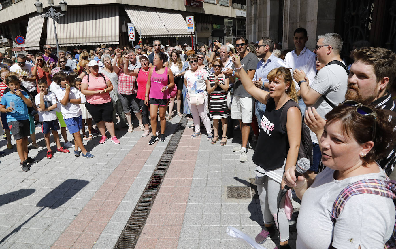 Fotos: Monzón se manifiesta por su castillo