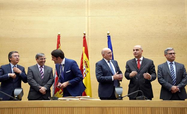 Suárez Quiñones junto a su nuevo equipo de la Consejería de Fomento y Medio Ambiente.