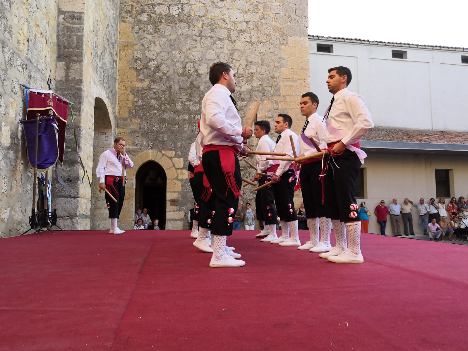 Fotos: Certamen de paloteo en Torrelobatón