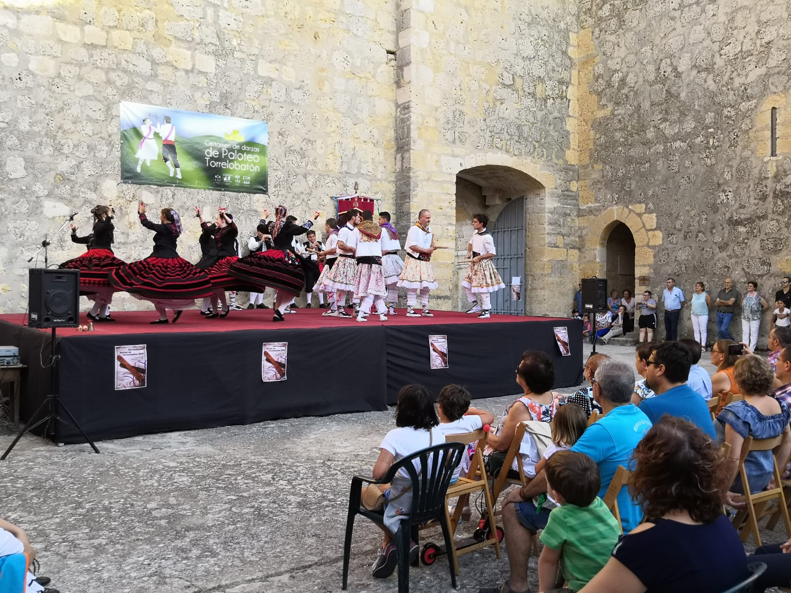 Fotos: Certamen de paloteo en Torrelobatón