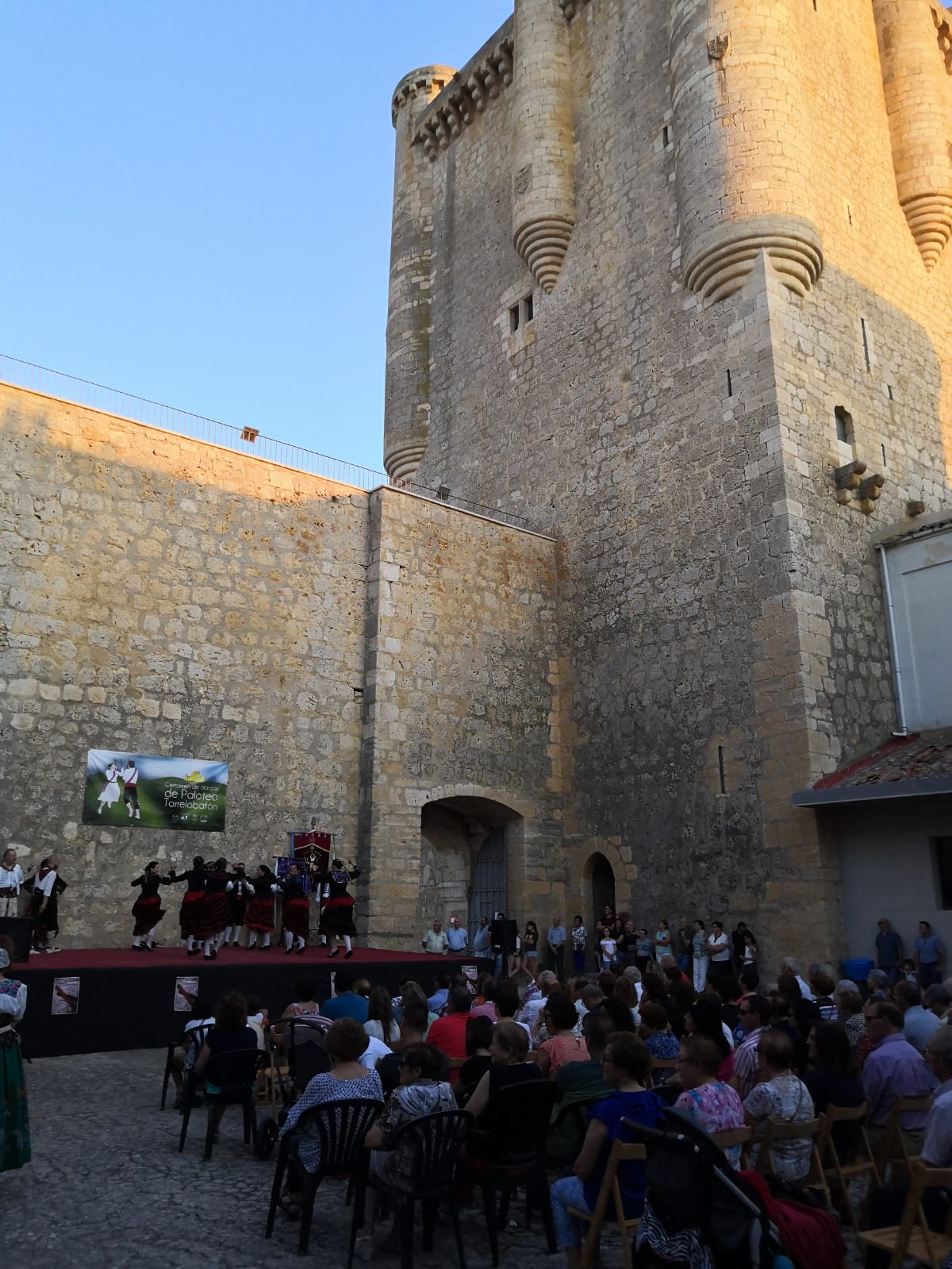 Fotos: Certamen de paloteo en Torrelobatón