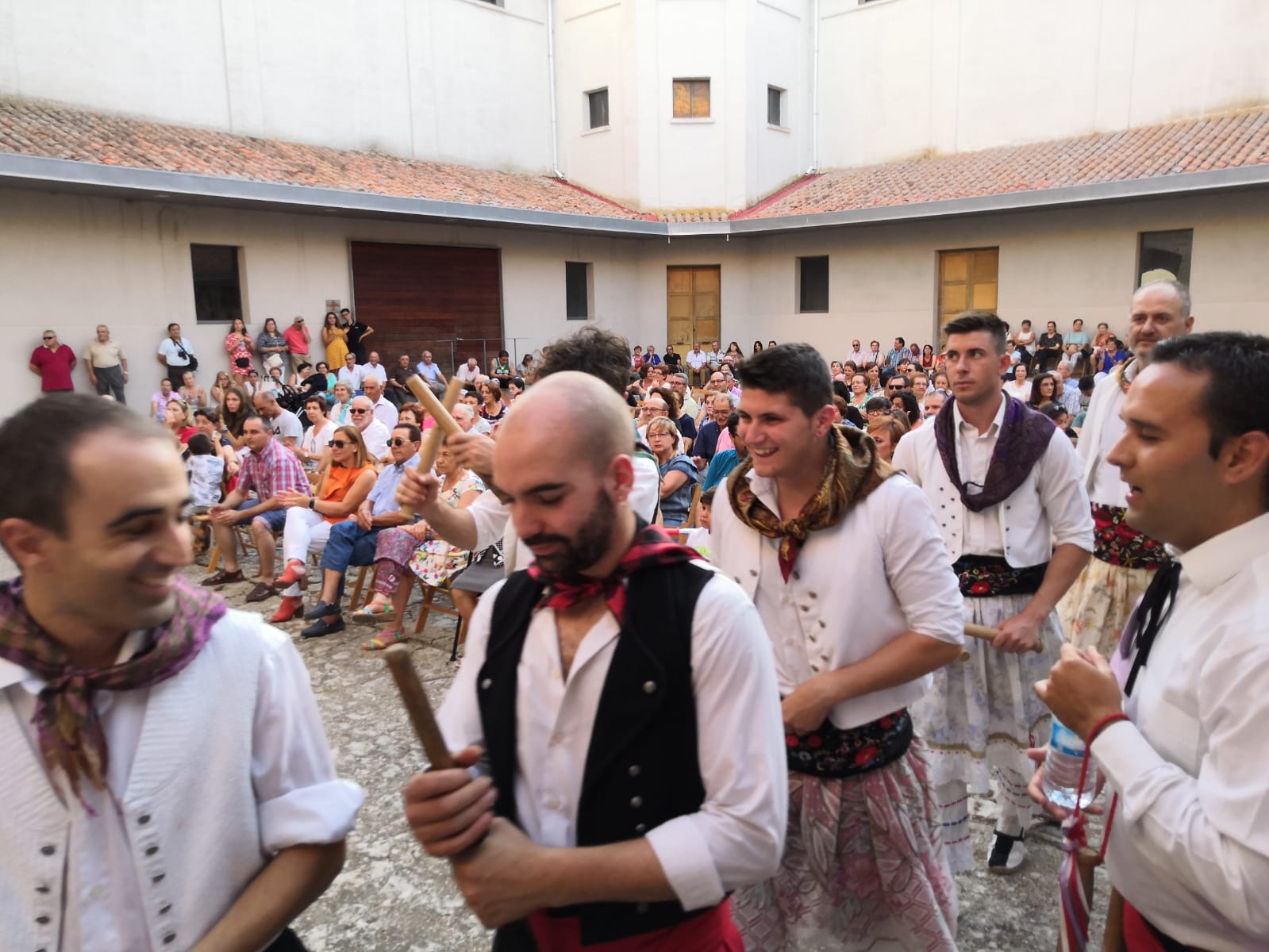 Fotos: Certamen de paloteo en Torrelobatón