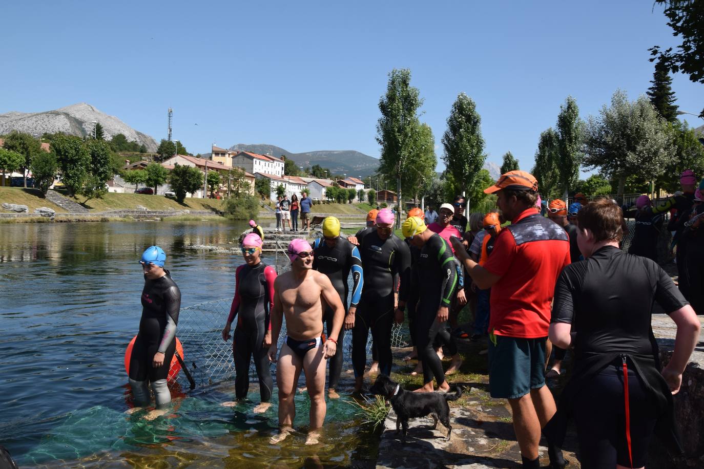 Fotos: Travesia a nado en Velilla del río Carrión