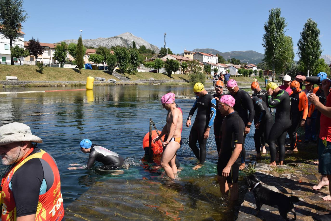 Fotos: Travesia a nado en Velilla del río Carrión