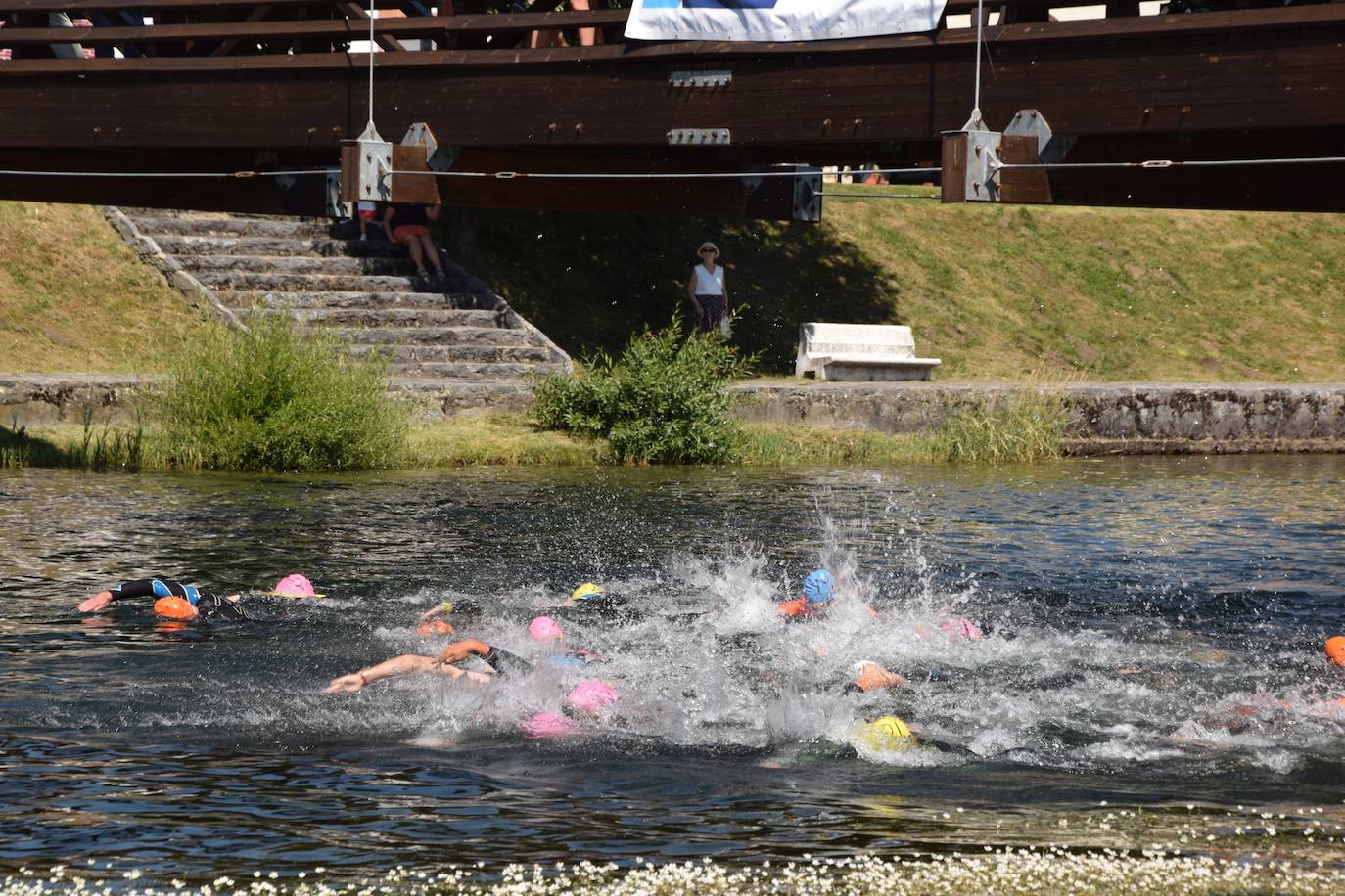 Fotos: Travesia a nado en Velilla del río Carrión