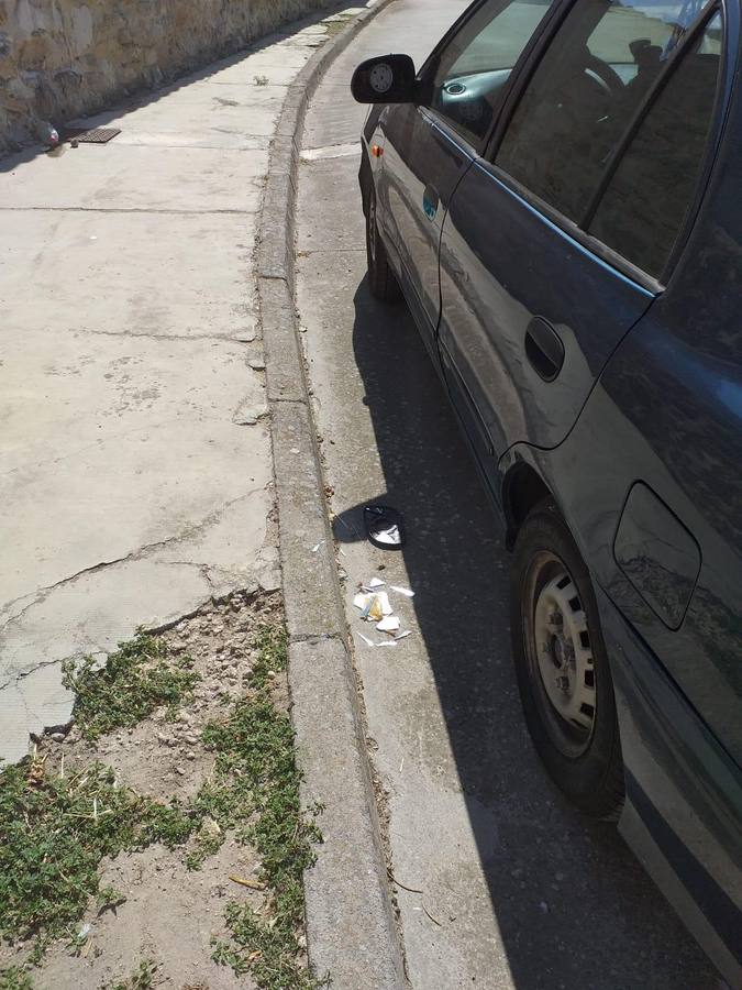 Fotos: Destrozos y vandalismo de madrugada en San Martín de Valven