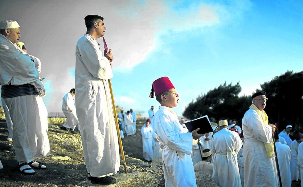 samaritanos rezando en su montaña sagrada