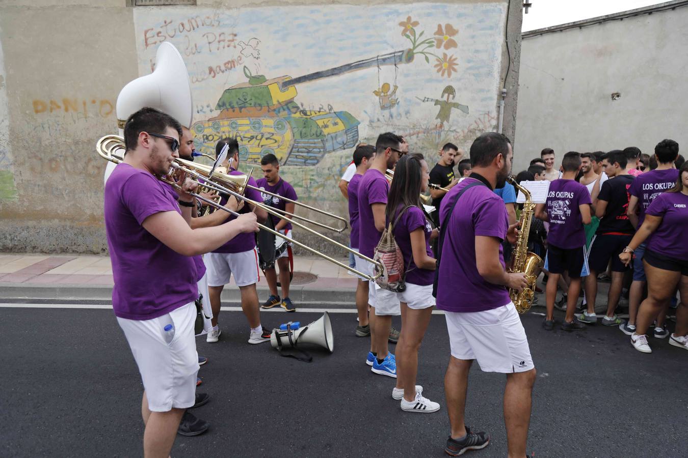 Fotos: Chupinazo y desfile de peñas en Campaspero