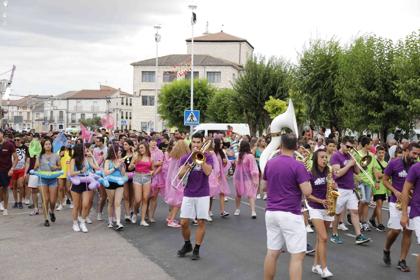 Fotos: Chupinazo y desfile de peñas en Campaspero