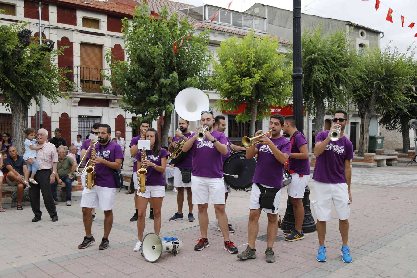 Fotos: Chupinazo y desfile de peñas en Campaspero