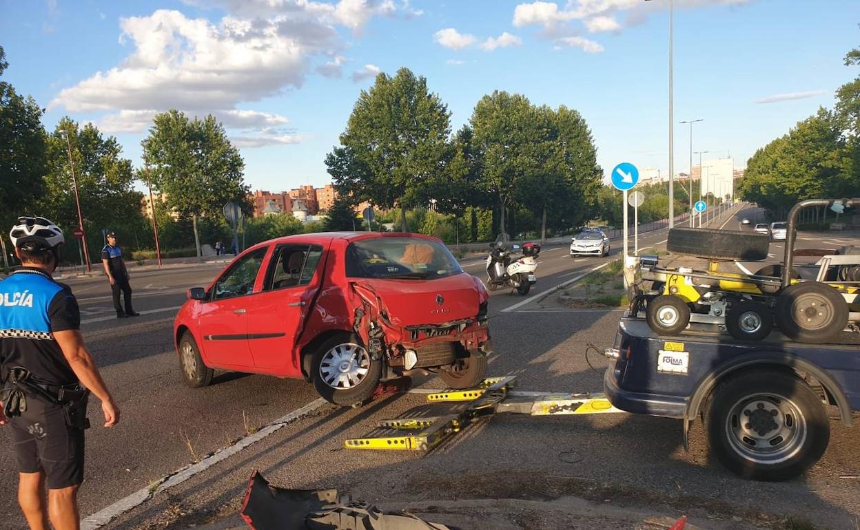 Accidente en Avda Real Valladolid con Monasterio Santa Maria de Montserrat.