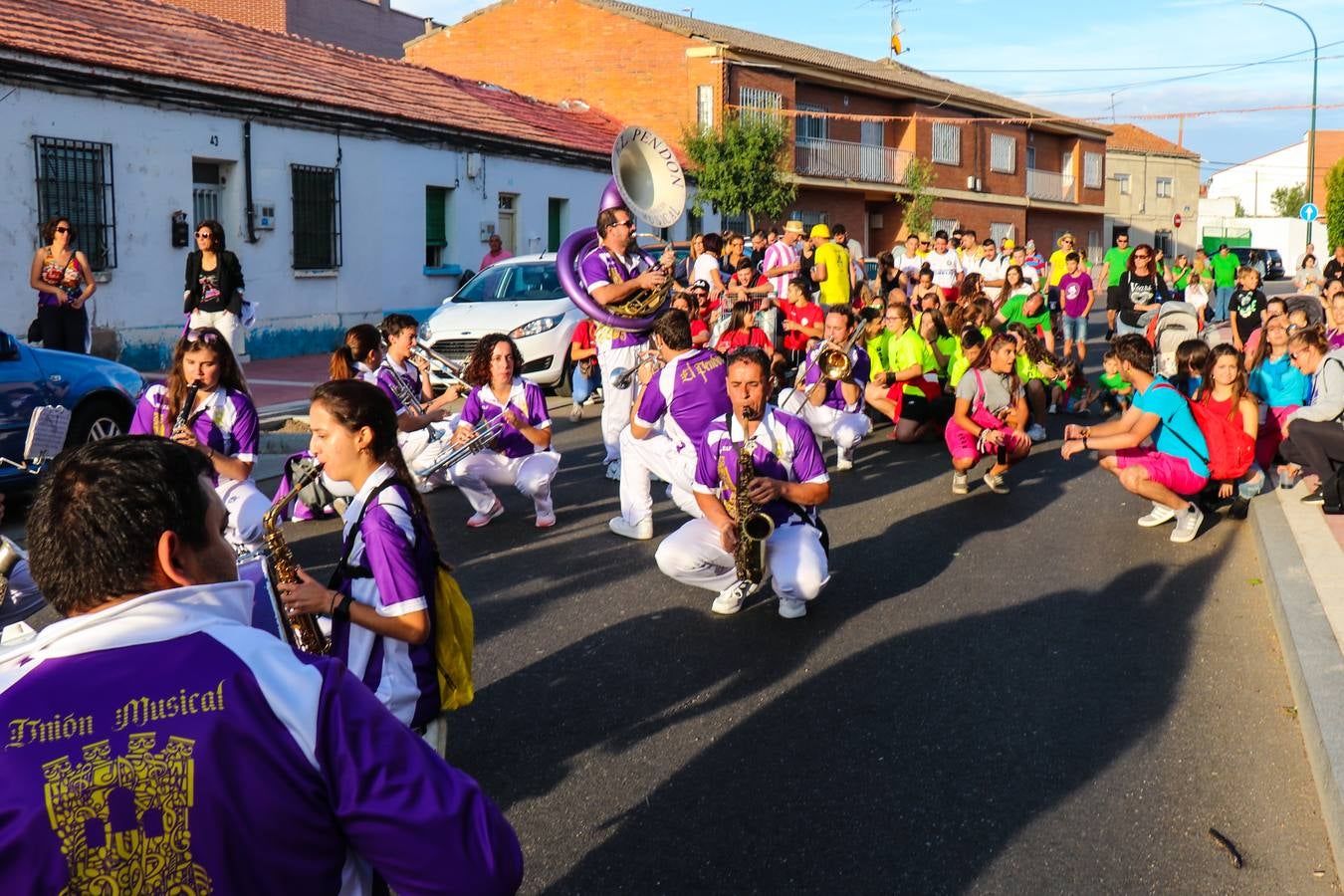 Fotos: Desfile de peñas en La Overuela