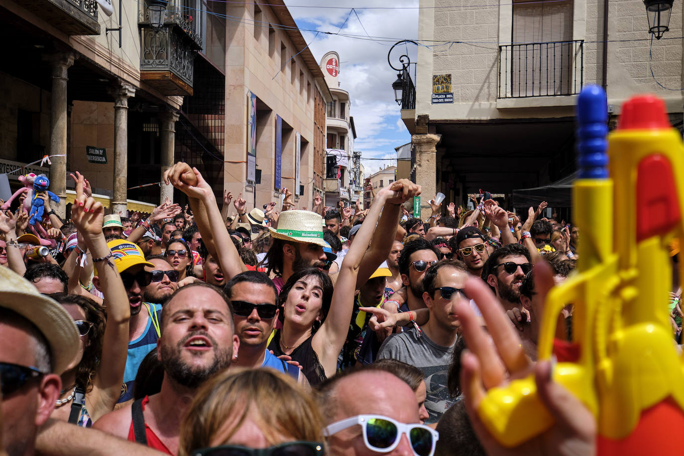 Fotos: La lluvia no puede con la jornada del viernes del Sonorama 2019, 1 de 6
