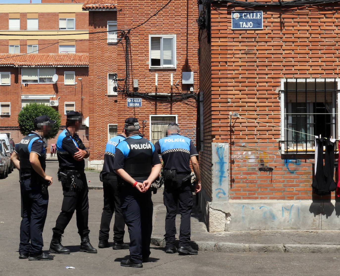 Fotos: Dos detenidos tras un tiroteo en el barrio vallisoletano de Las Viudas