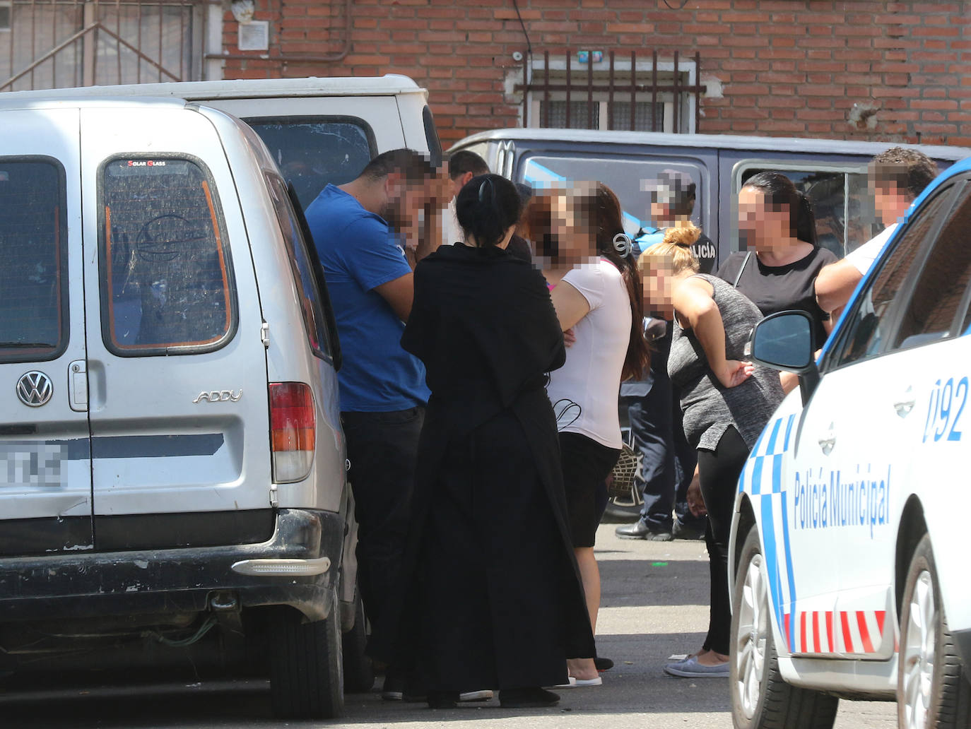 Fotos: Dos detenidos tras un tiroteo en el barrio vallisoletano de Las Viudas