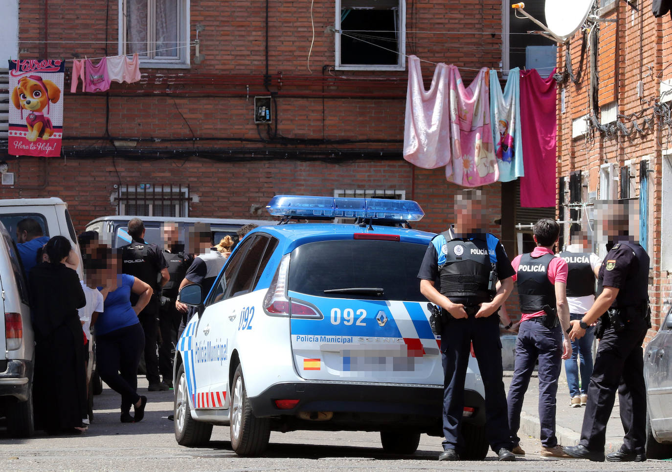 Fotos: Dos detenidos tras un tiroteo en el barrio vallisoletano de Las Viudas