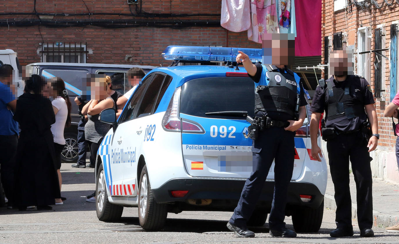 Fotos: Dos detenidos tras un tiroteo en el barrio vallisoletano de Las Viudas