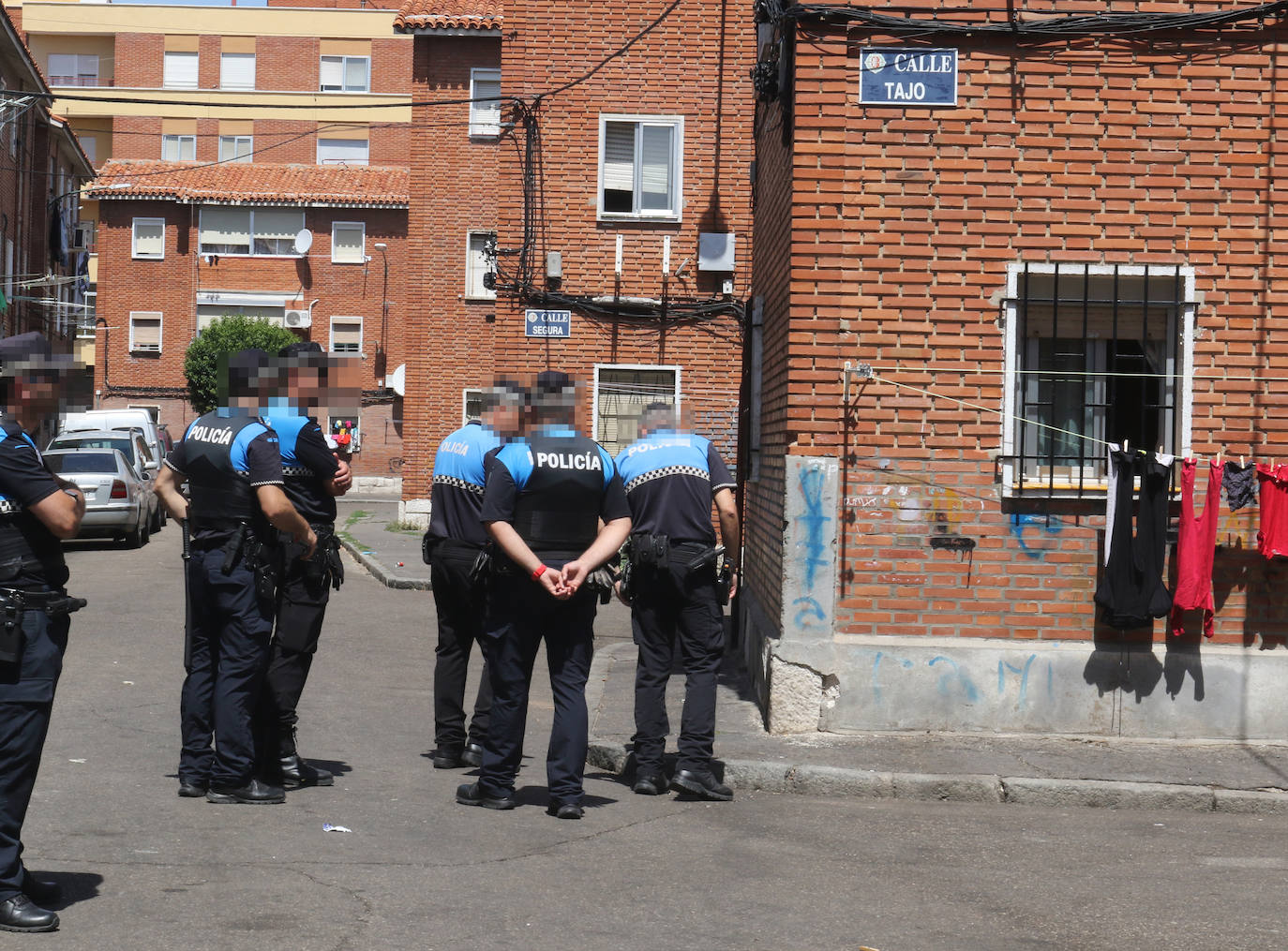 Fotos: Dos detenidos tras un tiroteo en el barrio vallisoletano de Las Viudas