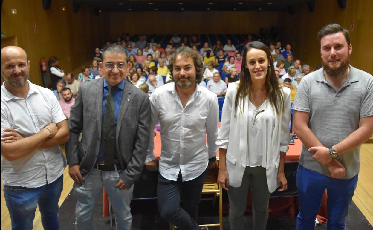 Enrique Bravo, Javier Moreno, César del Valle, Sandra Ibáñez y Alberto Corada. 