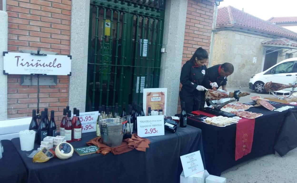 Cata de vinos y de jamón en Rollán.