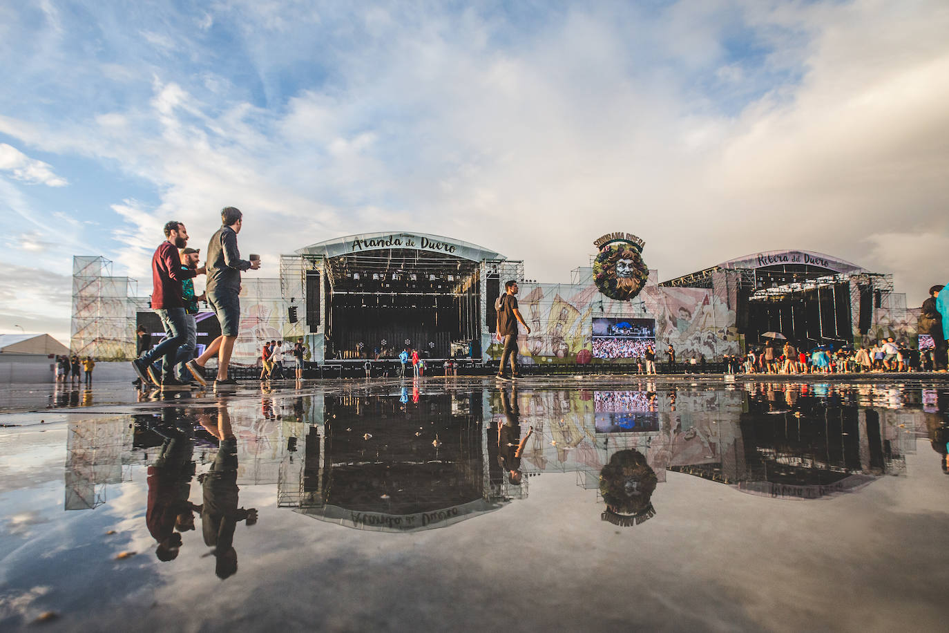 Fotos: La lluvia no puede con la jornada del viernes del Sonorama 2019, 2 de 6