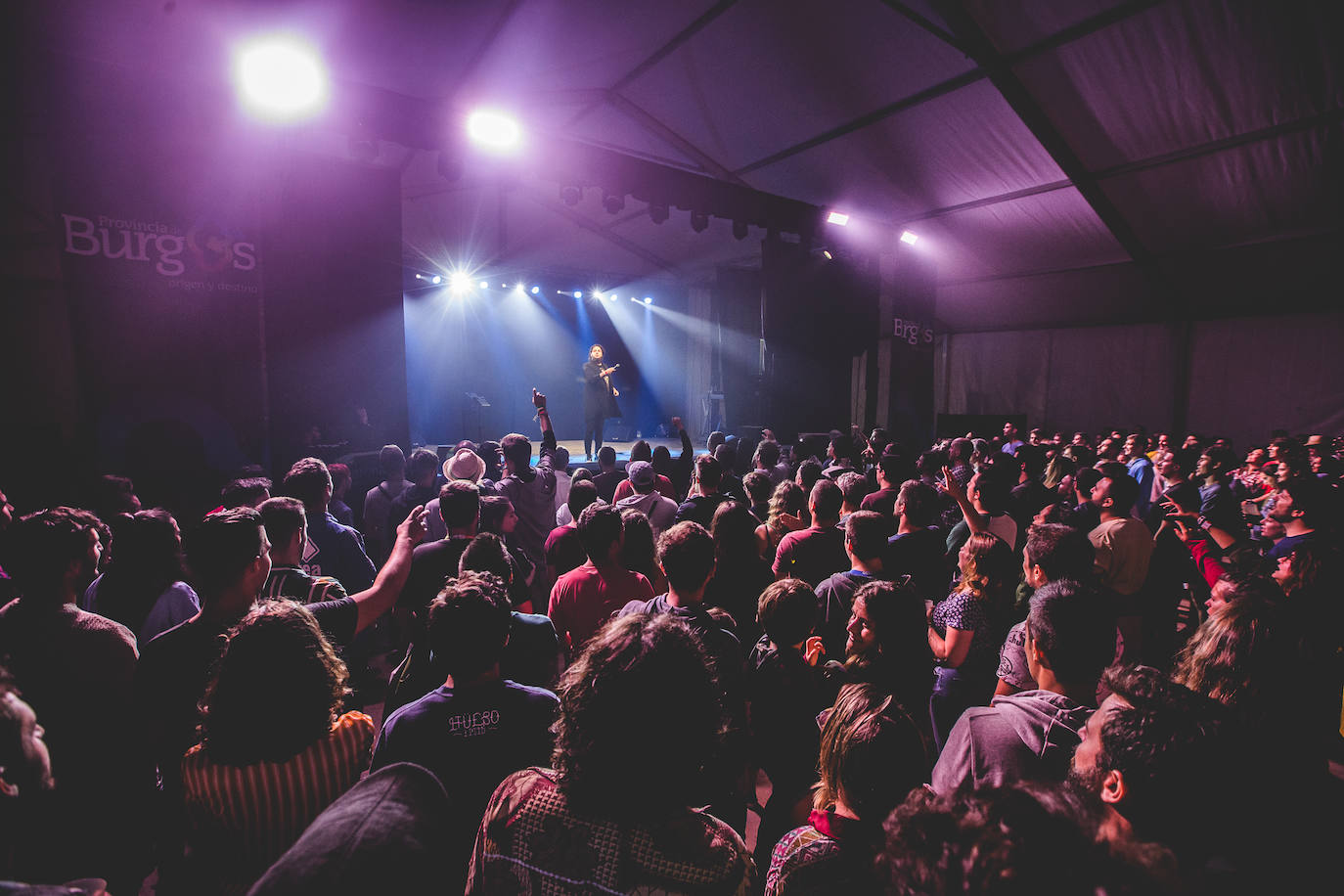Fotos: La lluvia no puede con la jornada del viernes del Sonorama 2019, 2 de 6