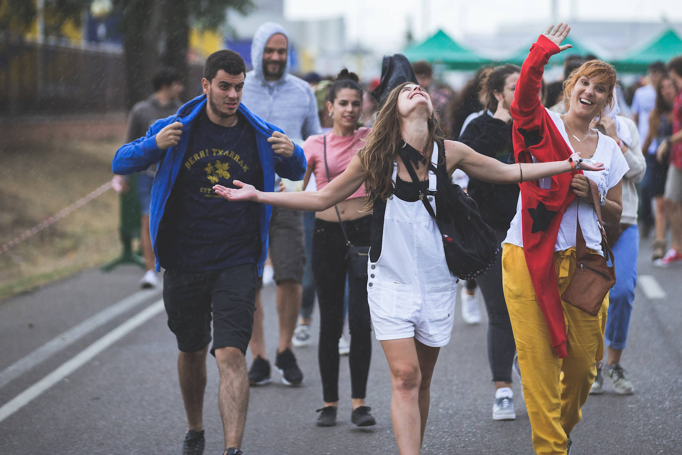 Fotos: La lluvia no puede con la jornada del viernes del Sonorama 2019, 2 de 6