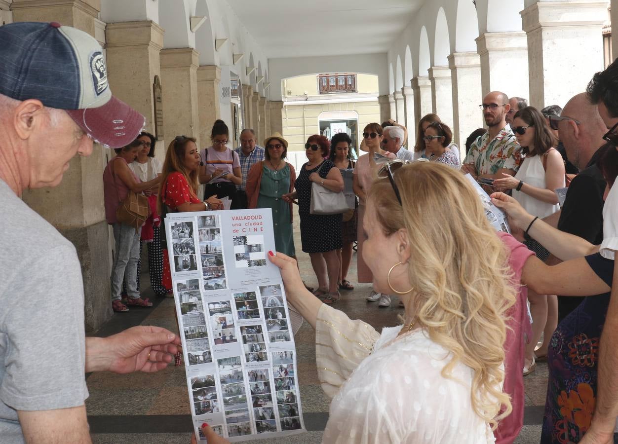 Una visita turística guiada organizada por el Ayuntamiento dentro de su iniciativa 'Paseos de Verano' para concocer la importancia que el séptimo arte tiene en la capital del Pisuerga