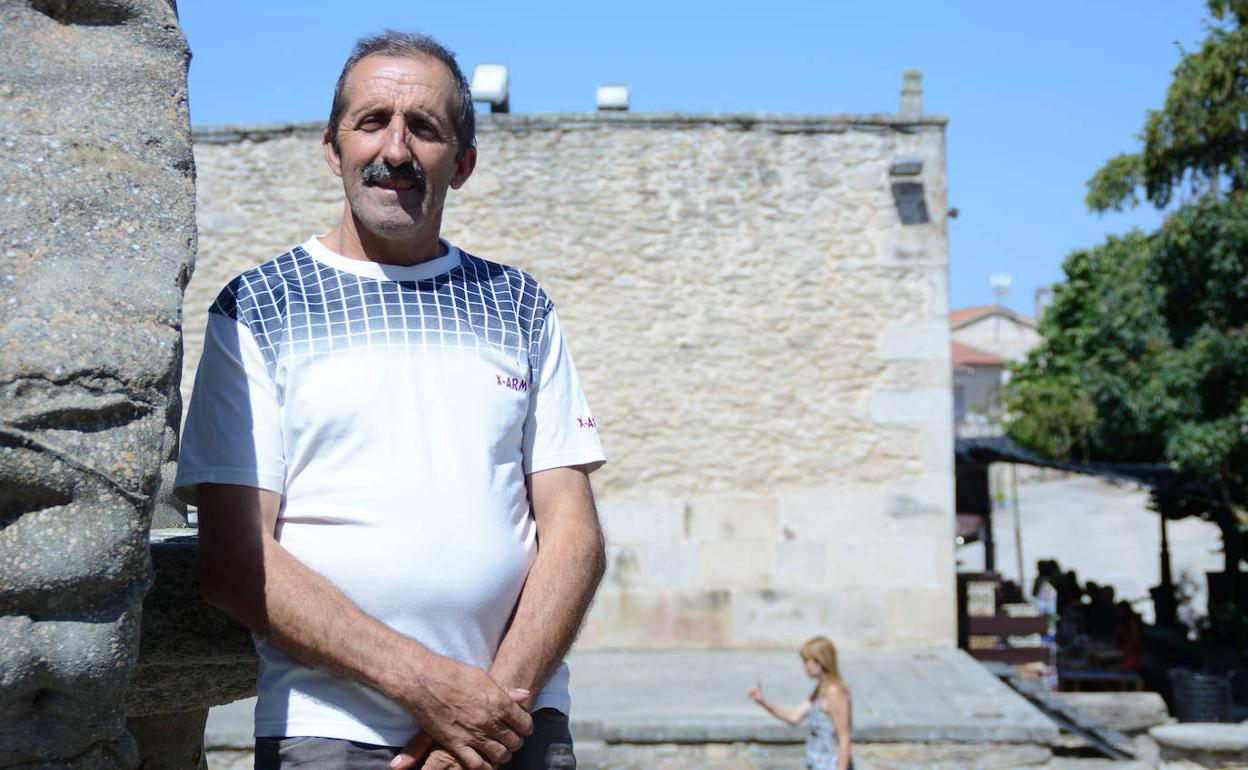 Ángel Delgado, alcalde de Monleras, habla de las fiestas que hoy celebran el Día de los Niños y la inauguración de las peñas.
